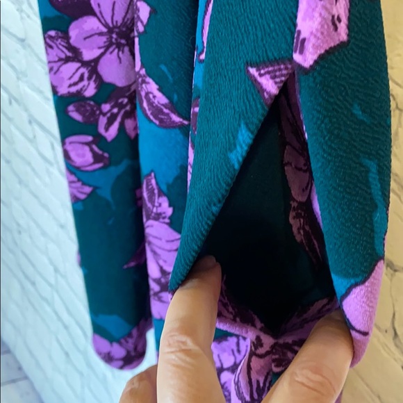 LuLaRoe Floral Pocketed Dress - Picture 8 of 9